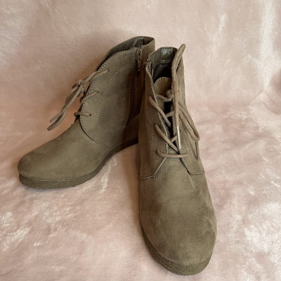 Wedge booties - Picture 2 of 4